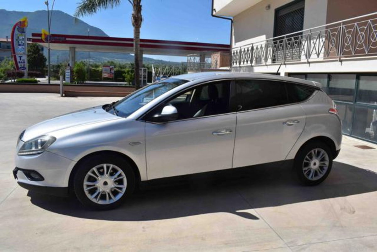 Lancia Delta 1.6 MJT DPF Argento (3)