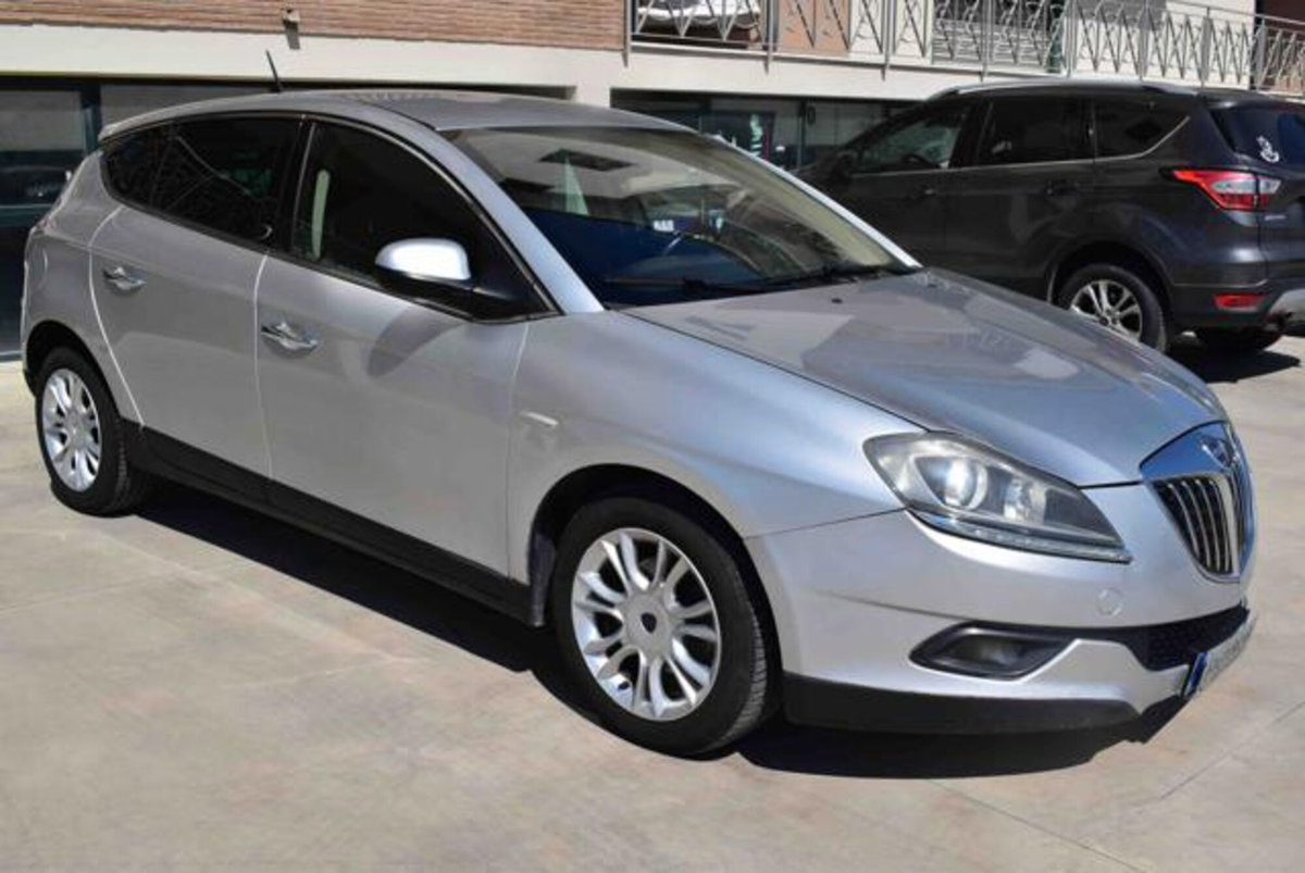 Lancia Delta 1.6 MJT DPF Argento (4)