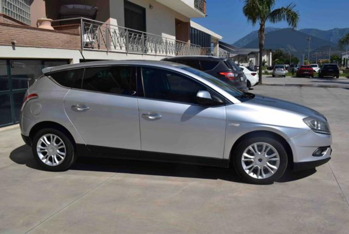 Lancia Delta 1.6 MJT DPF Argento (5)