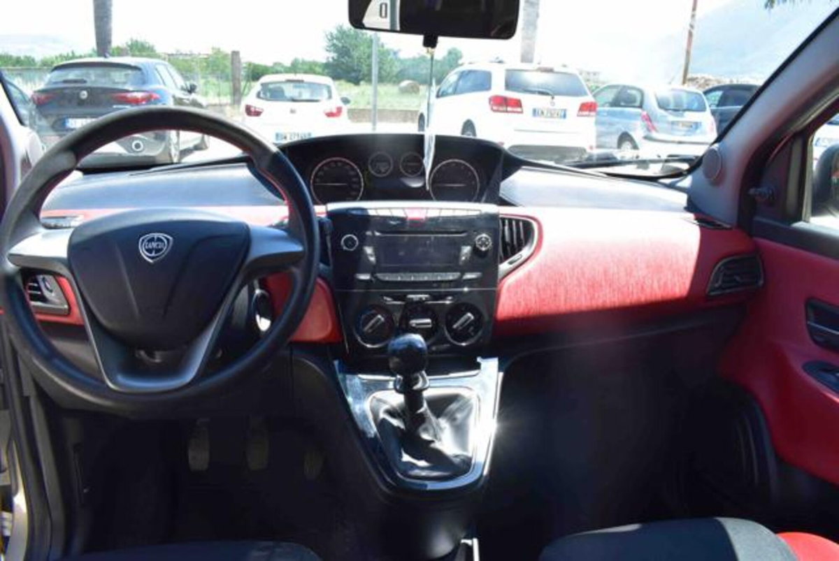 Lancia Ypsilon 1.2 69 CV 5 porte GPL Ecochic Gold (12)