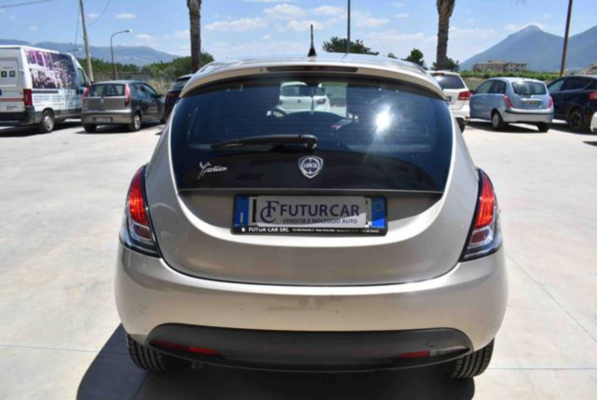 Lancia Ypsilon 1.2 69 CV 5 porte GPL Ecochic Gold (13)