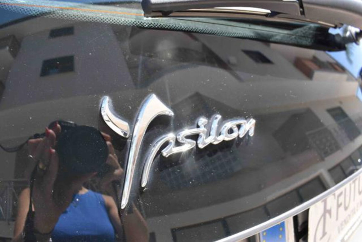 Lancia Ypsilon 1.2 69 CV 5 porte GPL Ecochic Gold (16)