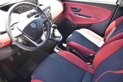 Lancia Ypsilon 1.2 69 CV 5 porte GPL Ecochic Gold (9)
