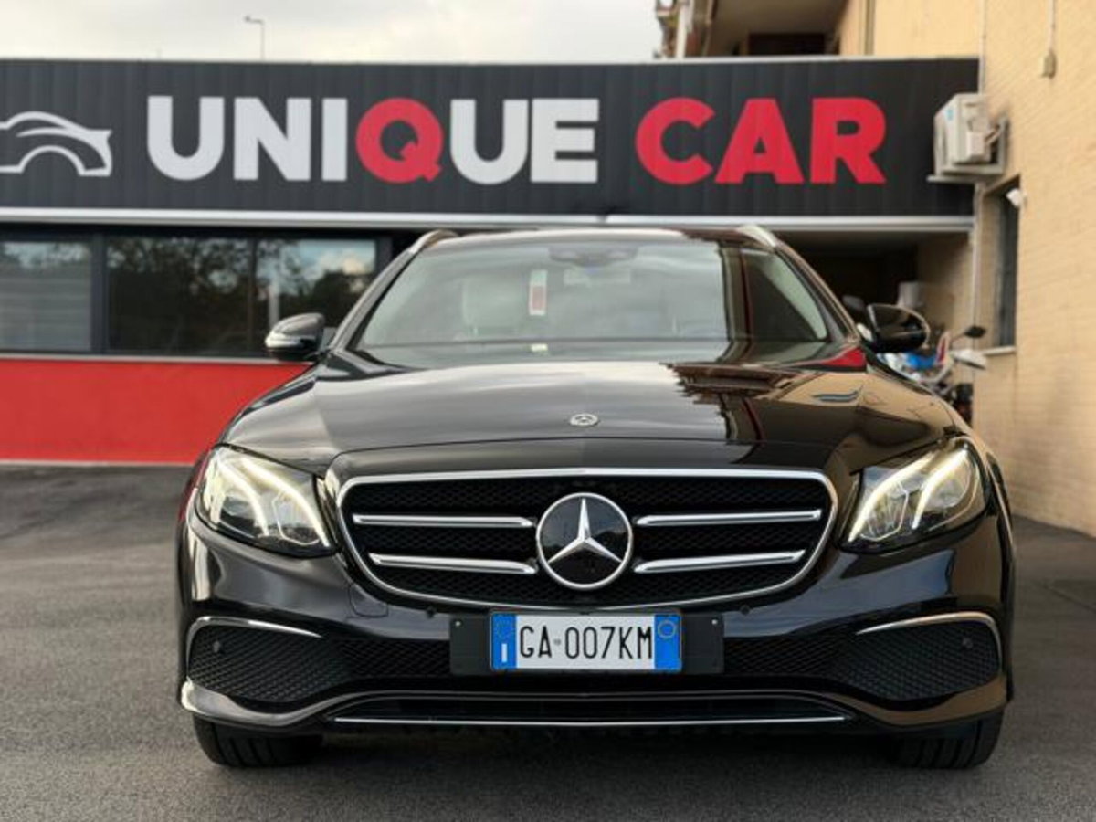 Mercedes-Benz Classe E Station Wagon 300 de Auto EQ-Power Business Sport (2)
