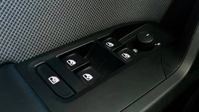 SEAT Leon ST Sportstourer 2.0 tdi Style 116cv (14)