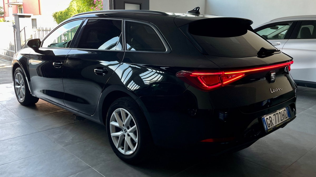SEAT Leon ST Sportstourer 2.0 tdi Style 116cv (5)