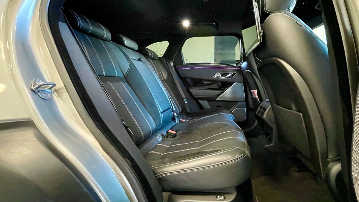 Land Rover Range Rover Velar 2.0D I4 240 CV (12)