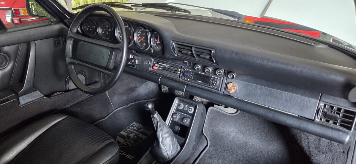 Porsche 911 Coupé Carrera 3.2 (10)