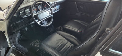 Porsche 911 Coupé Carrera 3.2 (11)
