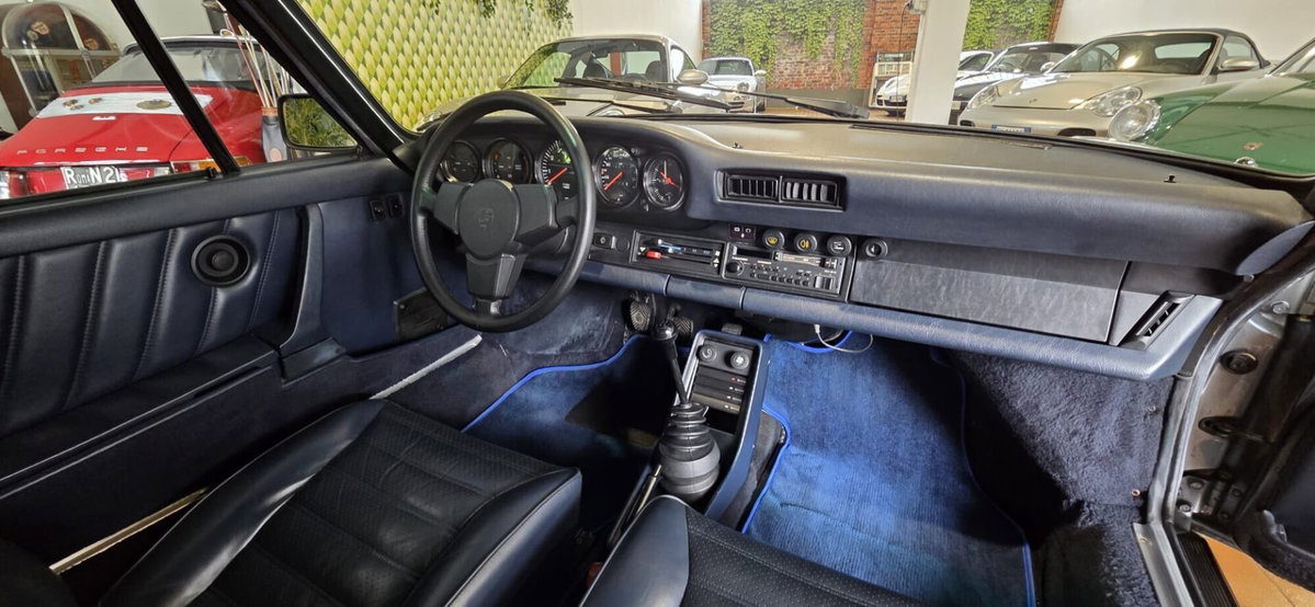 Porsche 911 Cabrio Carrera 3.2 (10)