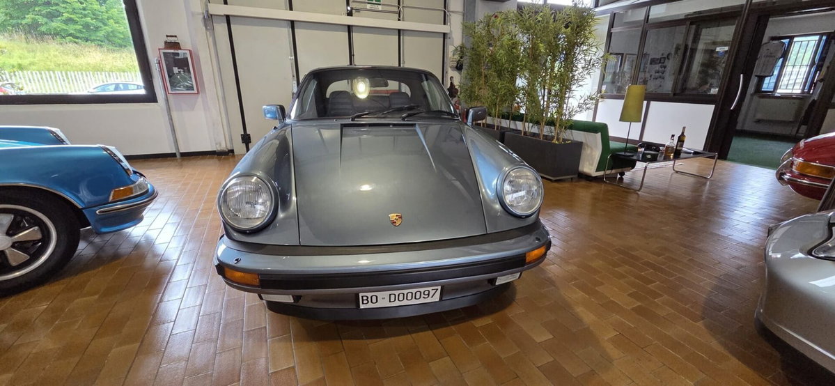 Porsche 911 Cabrio Carrera 3.2 (5)