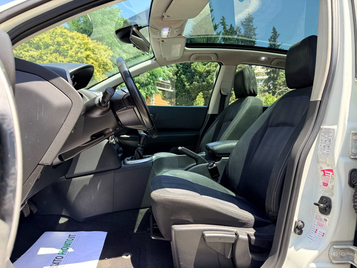 Nissan Qashqai 2.0 dCi DPF Tekna (11)