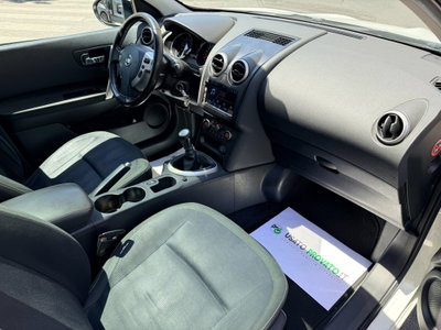 Nissan Qashqai 2.0 dCi DPF Tekna (15)