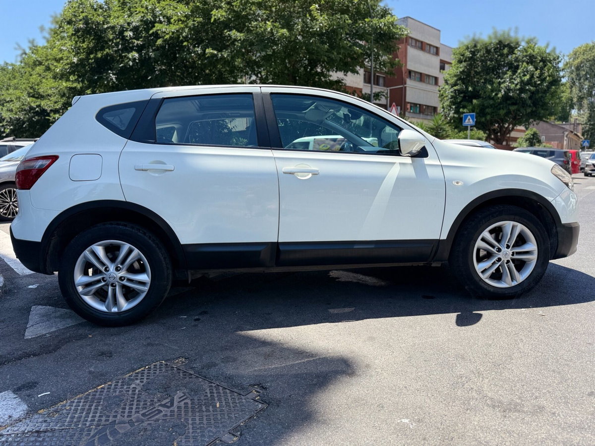 Nissan Qashqai 2.0 dCi DPF Tekna (5)