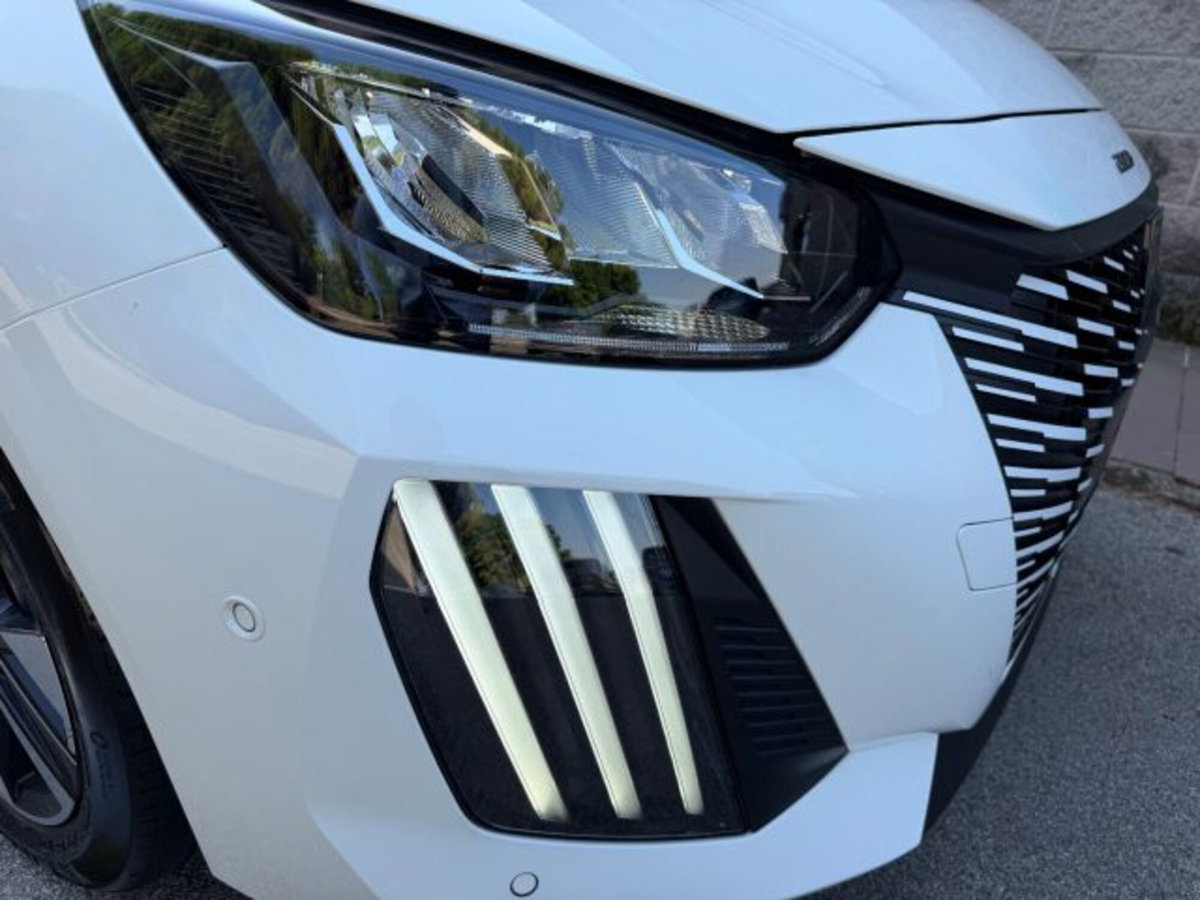 Peugeot 208 1.2 puretech Active s&s 100cv (4)