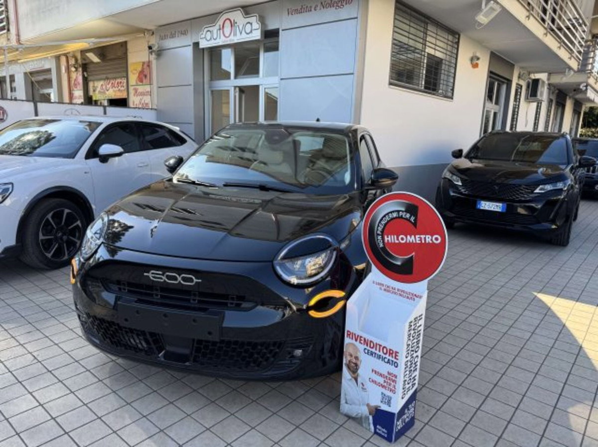 Fiat 600 1.2 hybrid 110cv auto