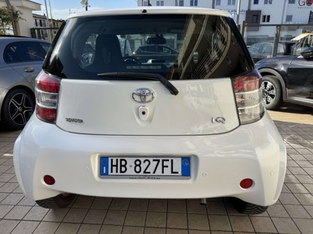 Toyota iQ 1.0 CVT Sol (4)
