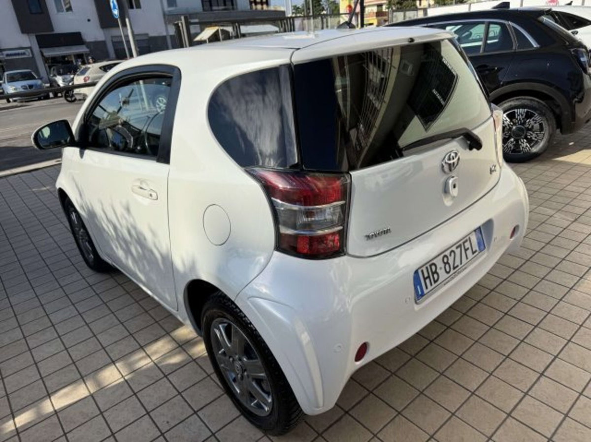 Toyota iQ 1.0 CVT Sol (5)