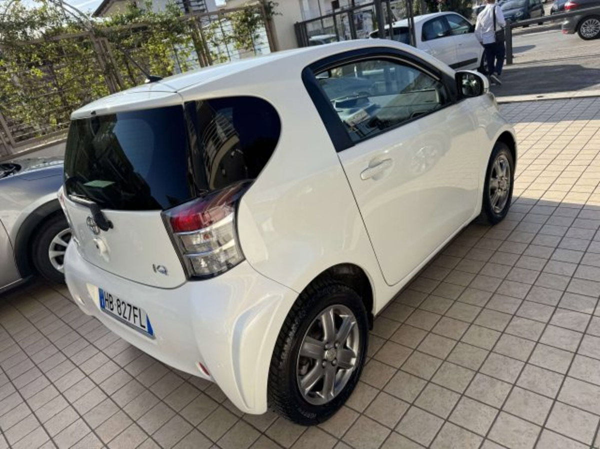 Toyota iQ 1.0 CVT Sol (6)