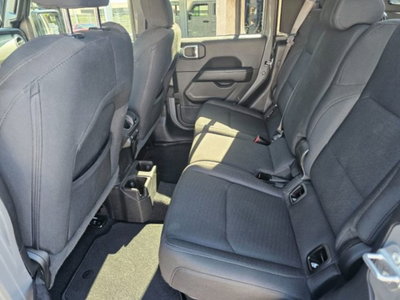 Jeep Gladiator 3.0 Diesel V6 Overland (16)