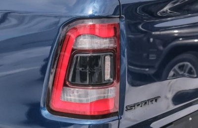Ram Ram Pick-up Ram 1500 5.7 V8 Crew Cab Laramie Sport Promo 395cv at8 (8)