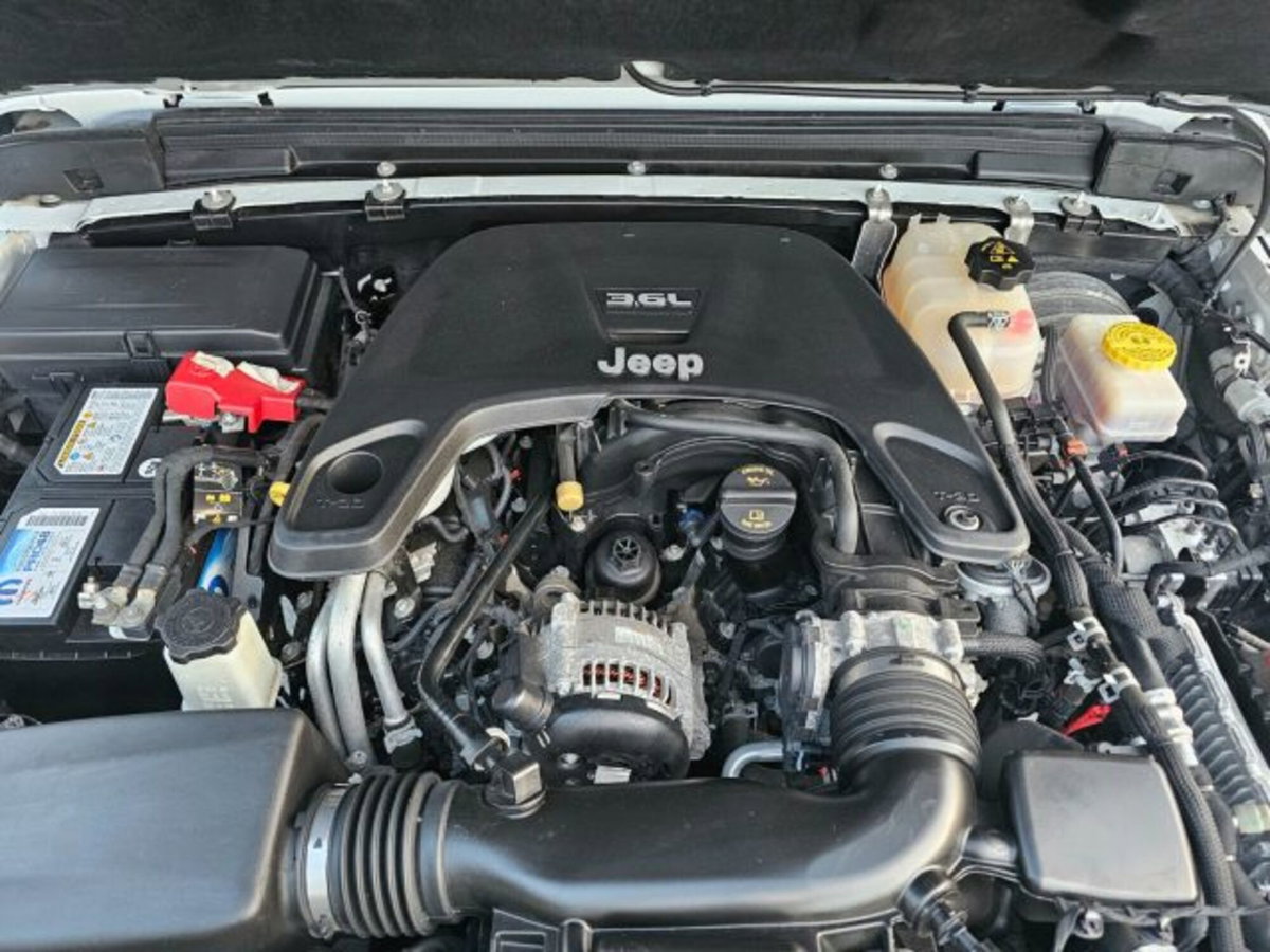 Jeep Wrangler Unlimited 3.6 V6 Rubicon Auto (17)