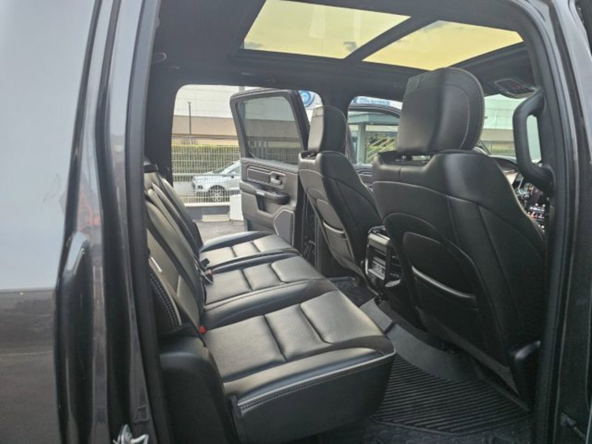 Ram Ram Pick-up Ram 1500 5.7 V8 Crew Cab Laramie Night Edition 395cv at8 (19)