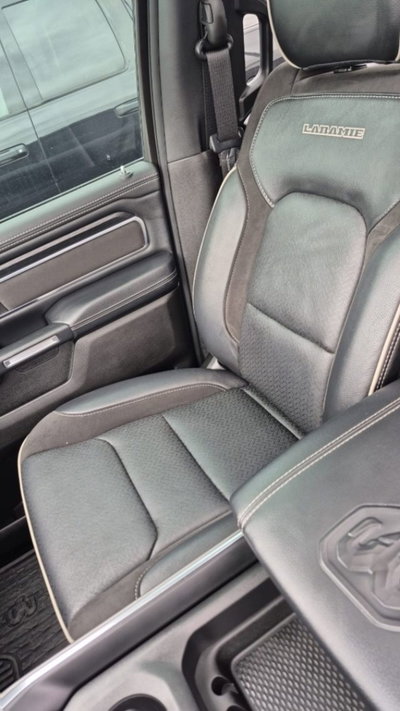 Ram Ram Pick-up Ram 1500 5.7 V8 Crew Cab Laramie Night Edition 395cv at8 (5)