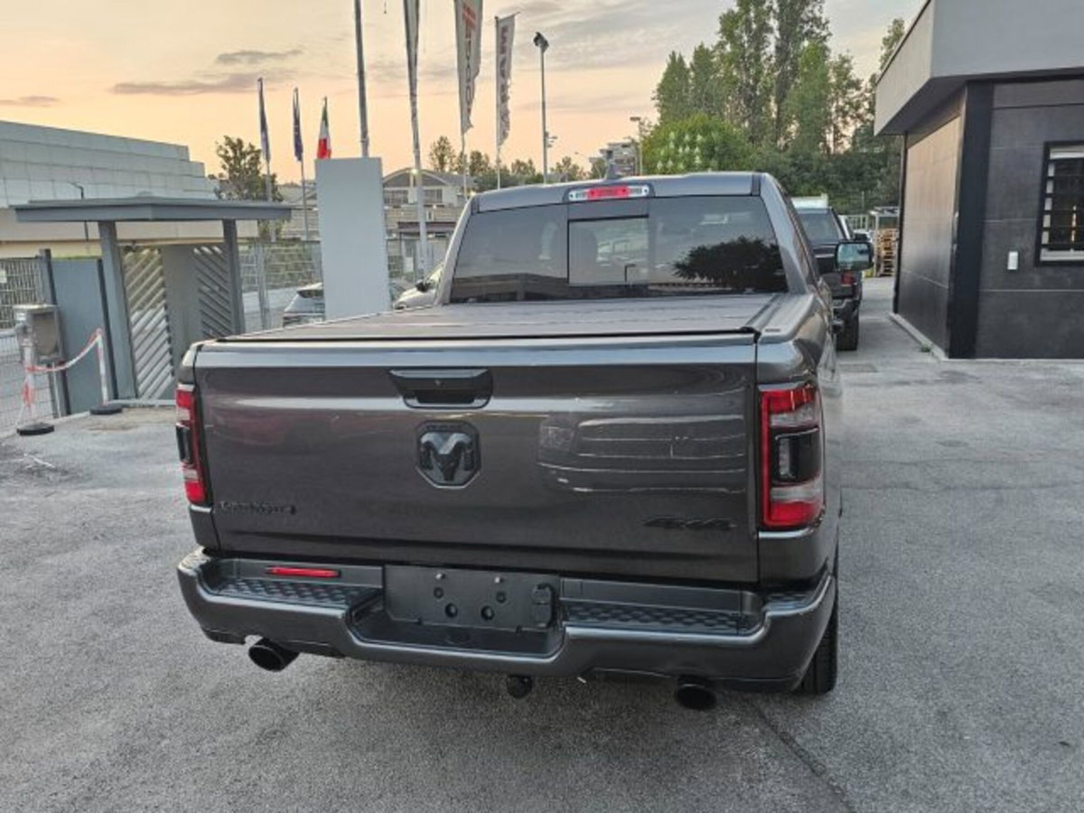 Ram Ram Pick-up Ram 1500 5.7 V8 Crew Cab Laramie Night Edition 395cv at8 (6)