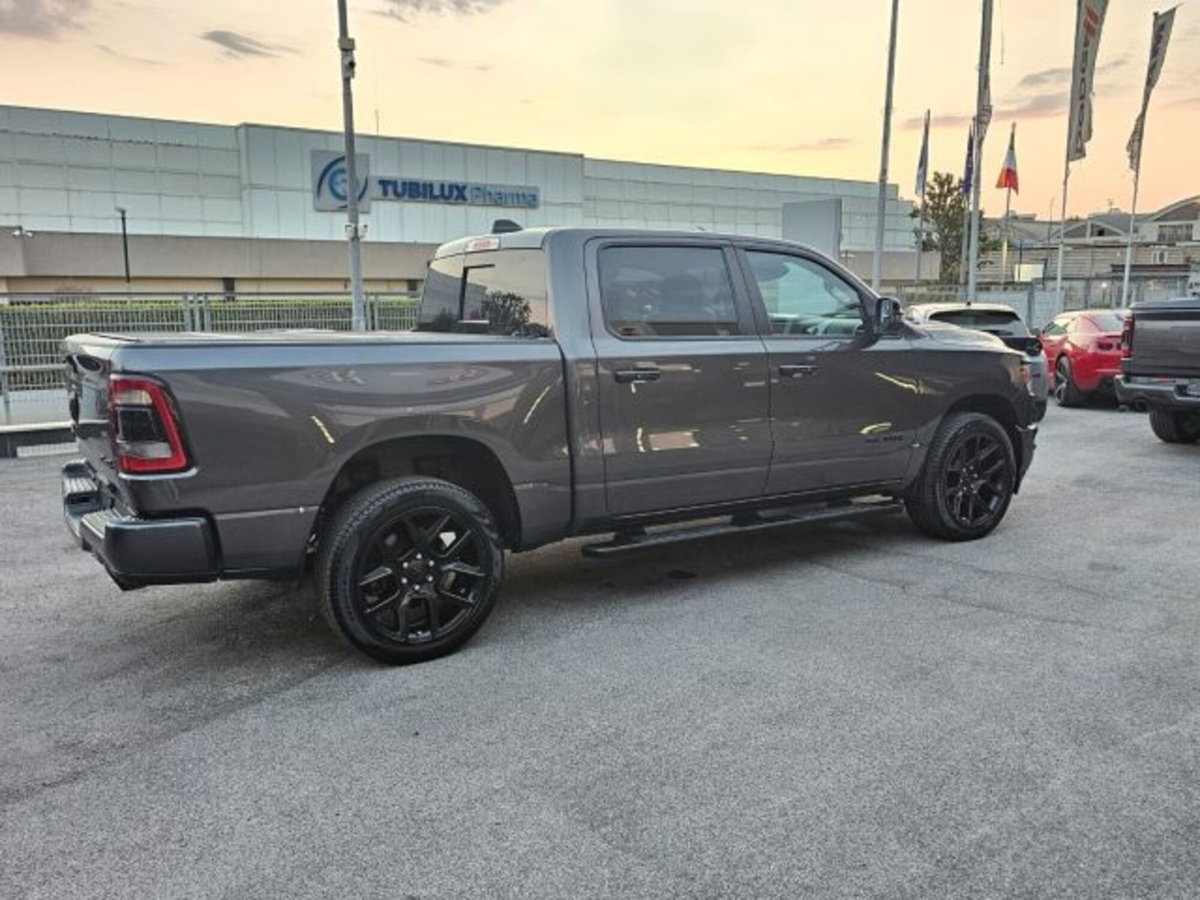 Ram Ram Pick-up Ram 1500 5.7 V8 Crew Cab Laramie Night Edition 395cv at8 (7)