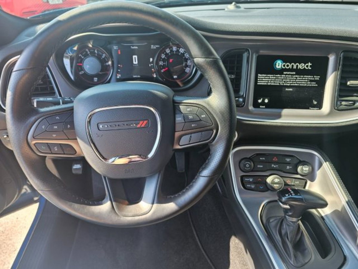 Dodge Challenger 3.6 V6 SXT awd 309cv at8 (10)