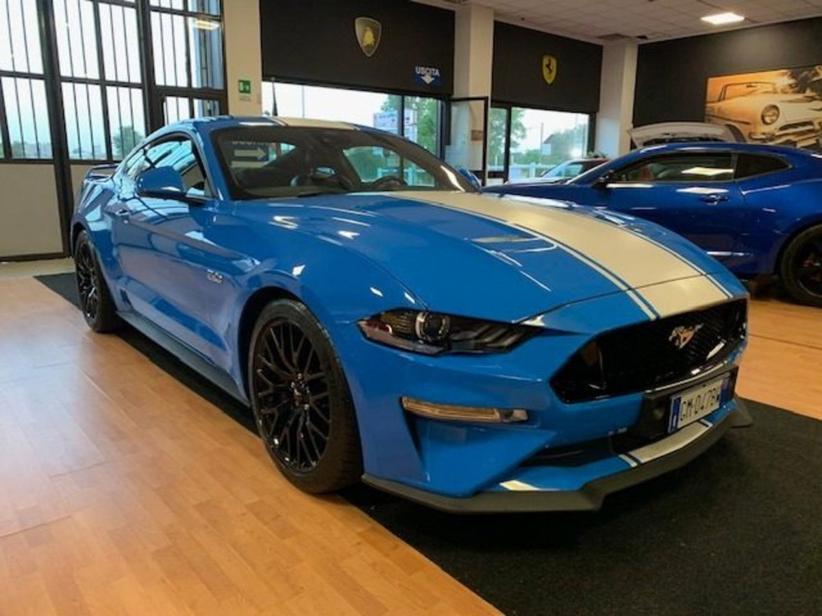 Ford Mustang Coupé Fastback 5.0 V8 GT (3)