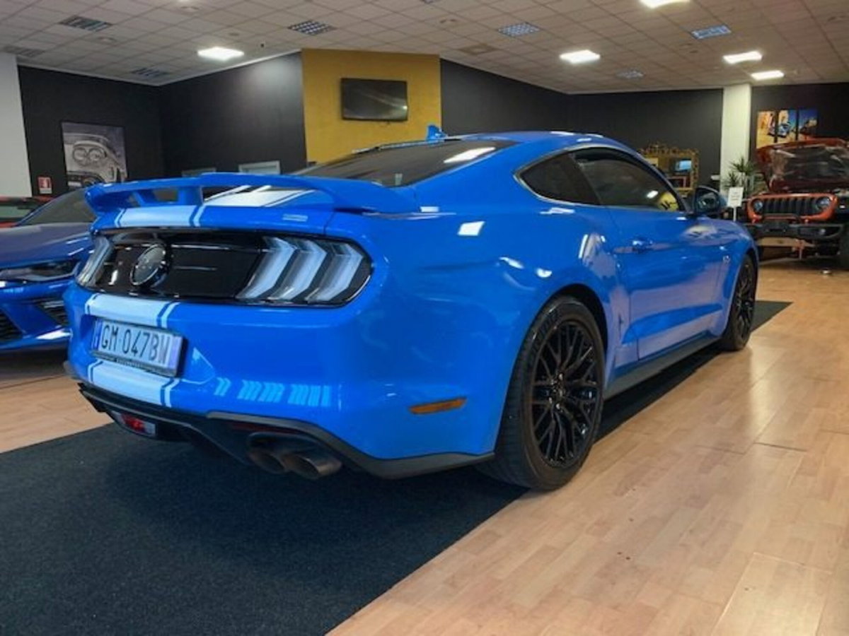 Ford Mustang Coupé Fastback 5.0 V8 GT (4)