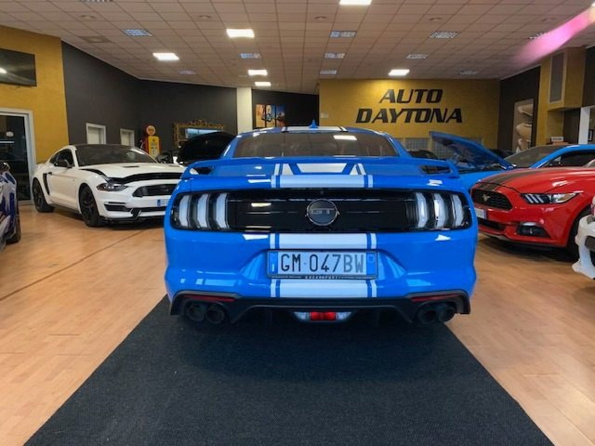 Ford Mustang Coupé Fastback 5.0 V8 GT (5)