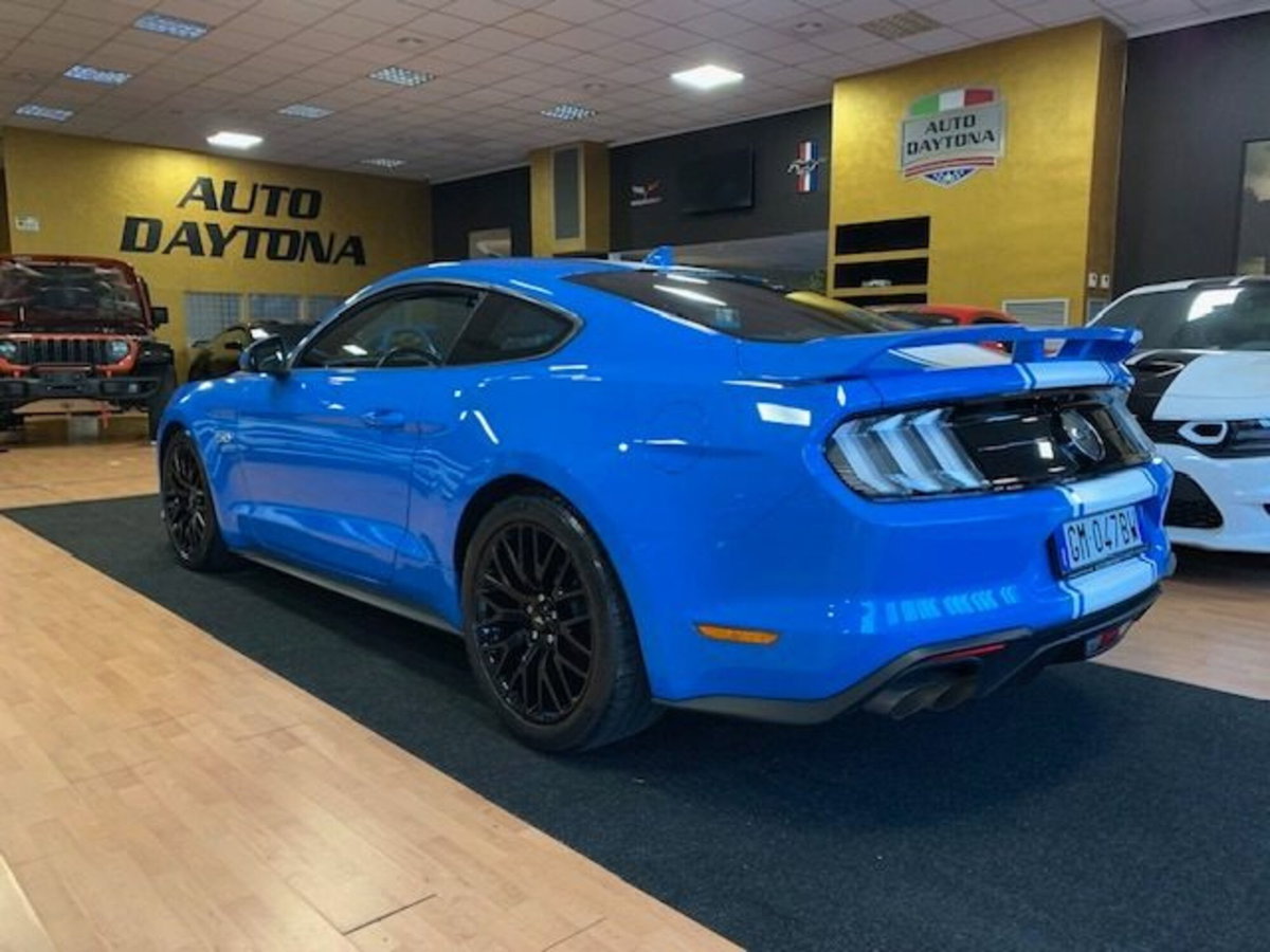Ford Mustang Coupé Fastback 5.0 V8 GT (6)