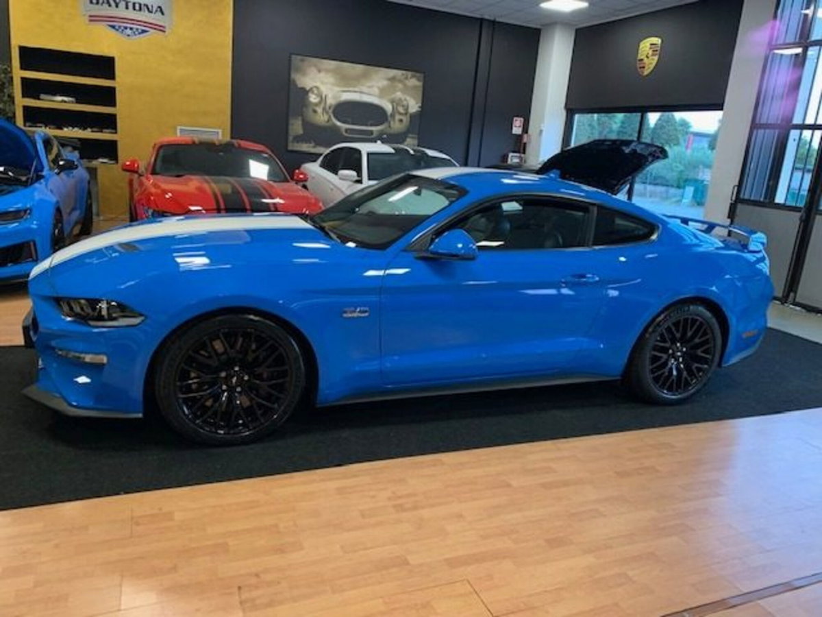 Ford Mustang Coupé Fastback 5.0 V8 GT (7)