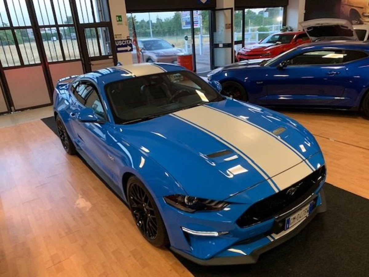 Ford Mustang Coupé Fastback 5.0 V8 GT (8)
