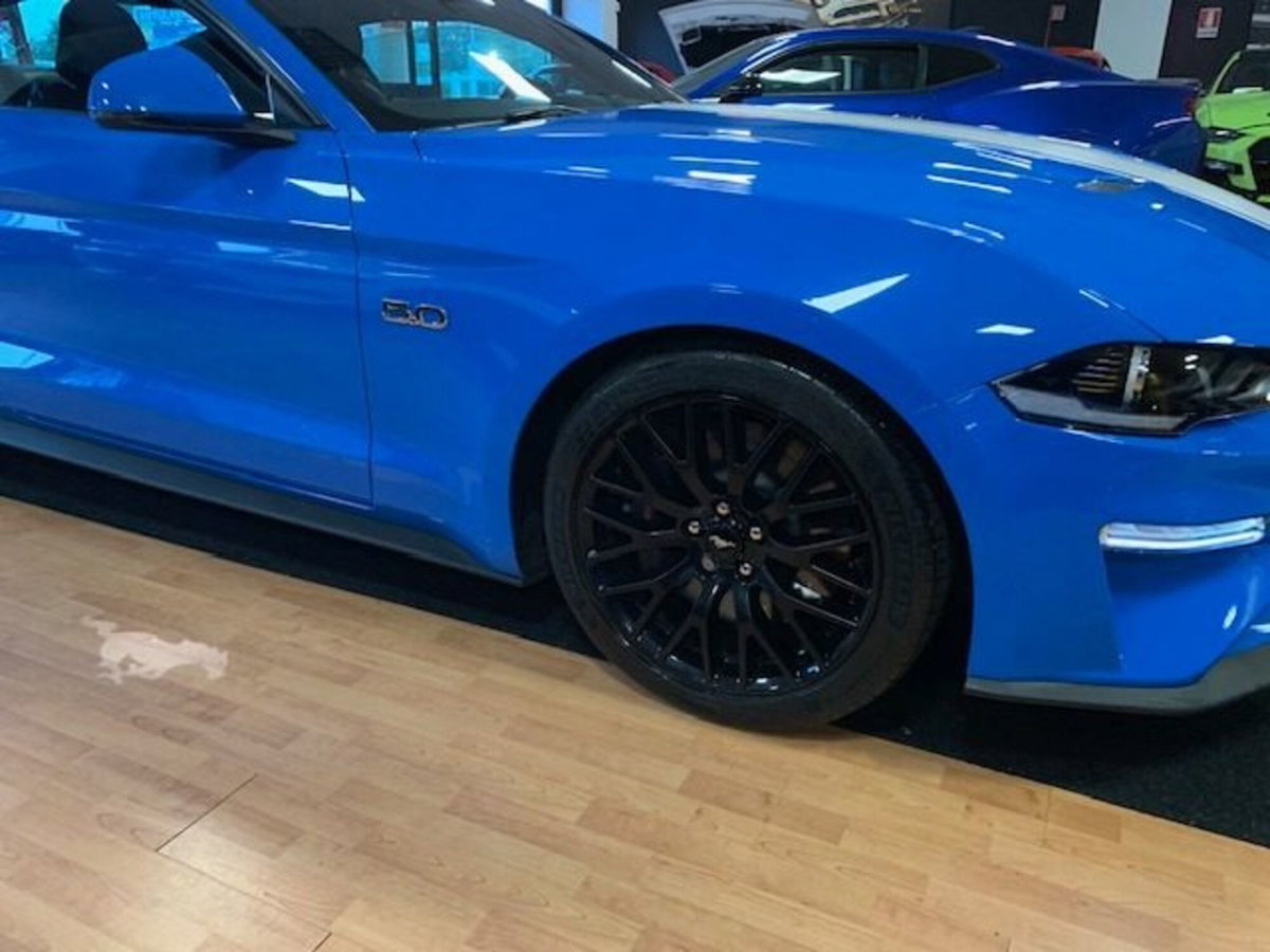 Ford Mustang Coupé Fastback 5.0 V8 GT (9)