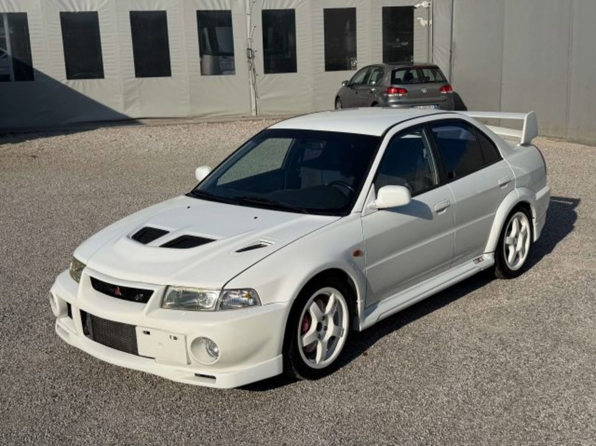 Mitsubishi Lancer 2.0 4p. 4WD Evo VII RS (2)
