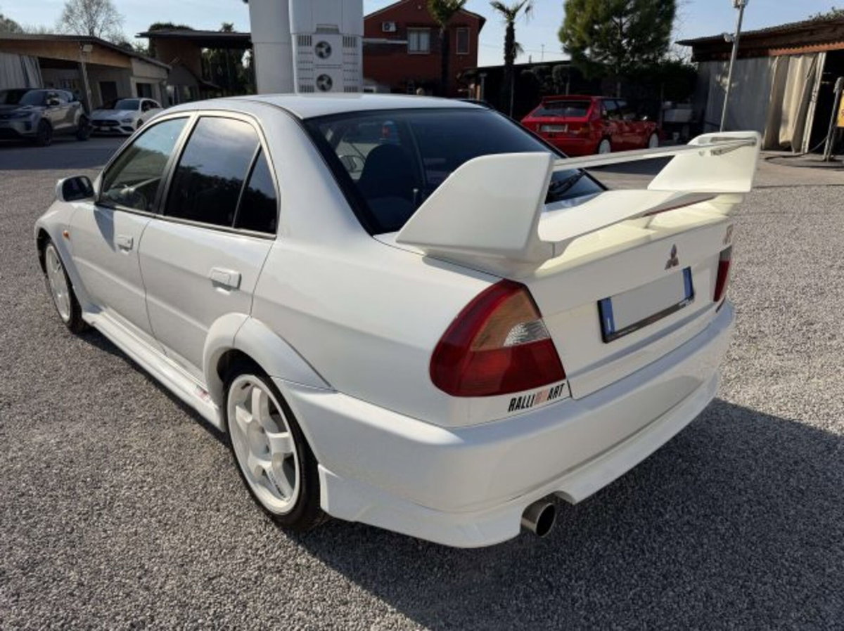 Mitsubishi Lancer 2.0 4p. 4WD Evo VII RS (8)
