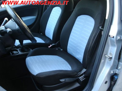 Fiat Grande Punto 1.3 MJT 75 CV 5 porte Dynamic (9)