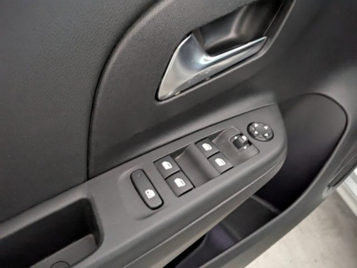 Opel Corsa 1.2 Elegance (12)