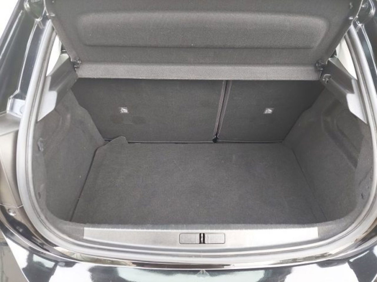 Opel Corsa 1.2 Elegance (10)