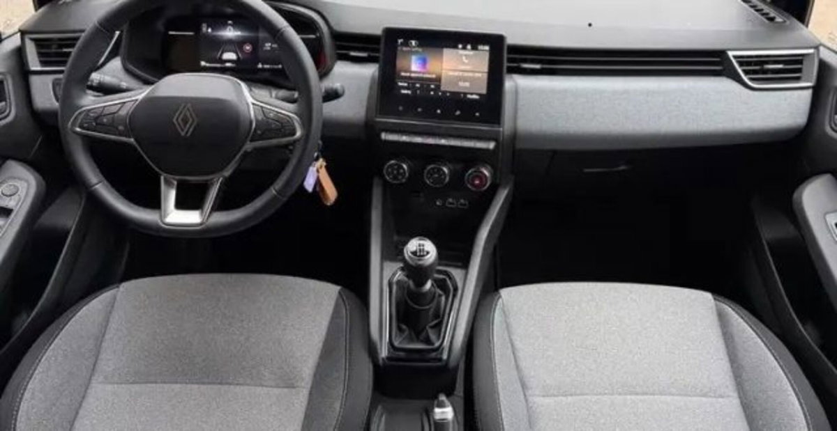 Renault Clio 1.0 tce Techno Gpl 100cv (5)