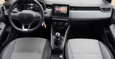 Renault Clio 1.0 tce Techno Gpl 100cv (5)