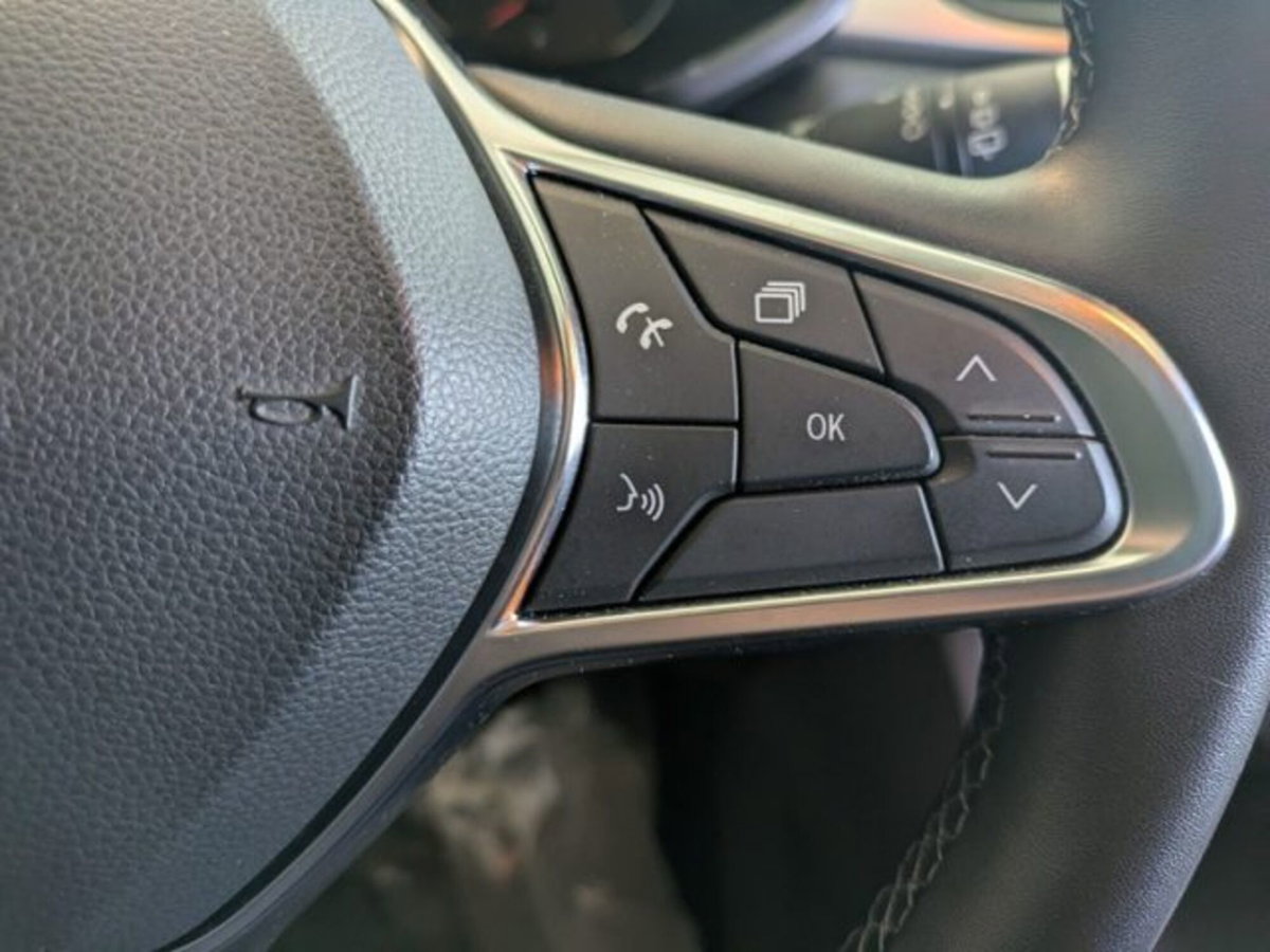 Renault Captur TCe 90 CV Techno (9)