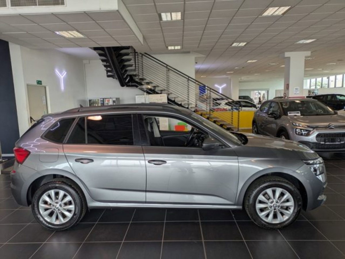 Skoda Kamiq 1.0 TSI 110 CV Dark Shade (2)
