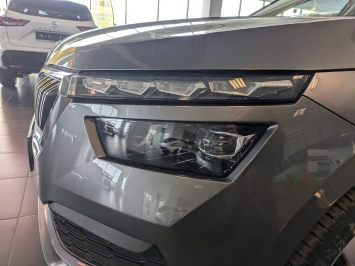 Skoda Kamiq 1.0 TSI 110 CV Dark Shade (7)