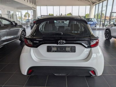 Toyota Yaris 1.0 5 porte Trend (2)