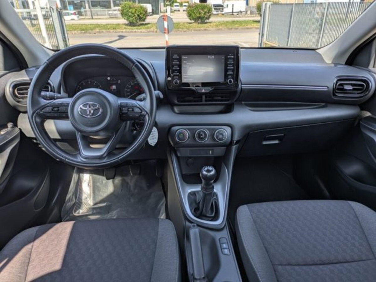 Toyota Yaris 1.0 5 porte Trend (4)